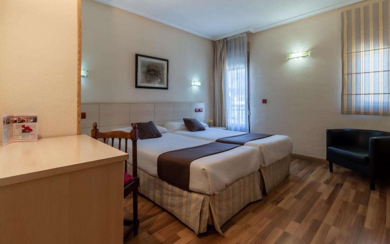 Hostal Rural El Cano By Vivere Stays Alpedrete Exterior foto